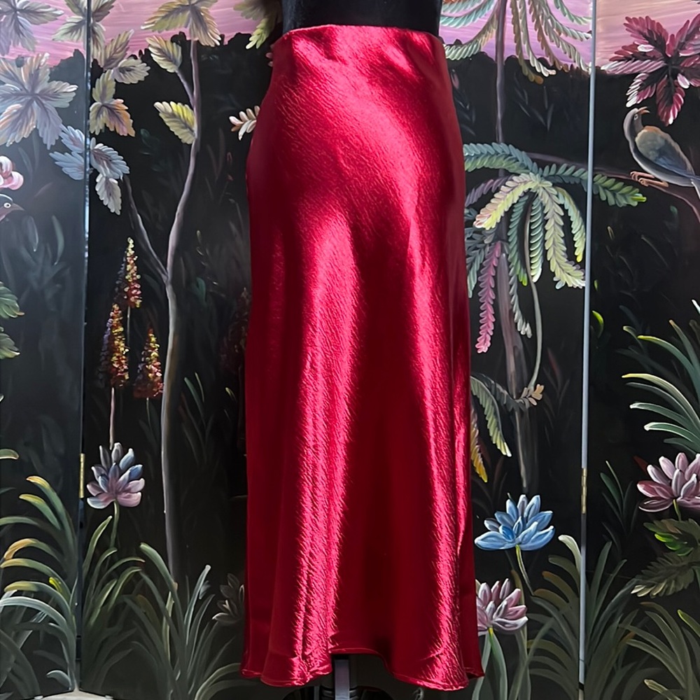 🍒❣️🍒GORG Christmas cherry red silk A New Day skirt🍒❣️🍒
